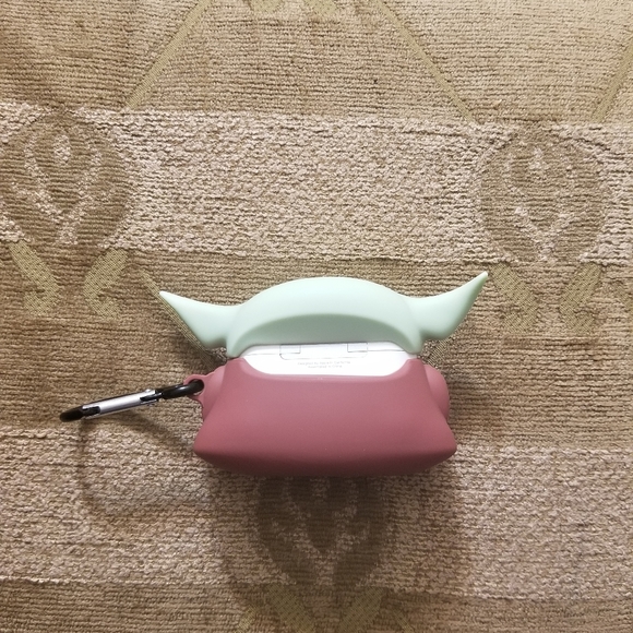 Airpod Case for 1-2 and Pro Yoda - Picture 8 of 13